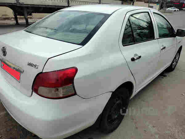 یارس 2009،، ڕەنگی سپی ،، سندوق ،، گێڕ عادی  - 4