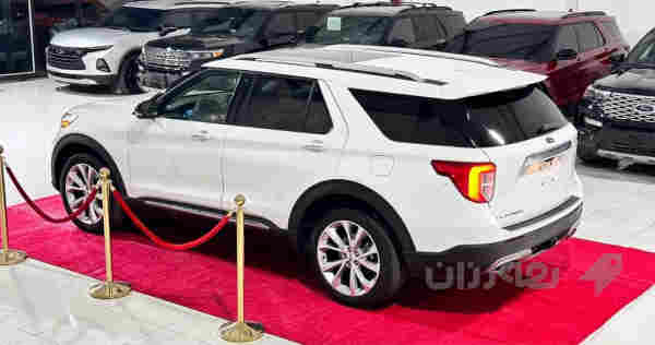 Ford Explorer  PLATINUM  - 2