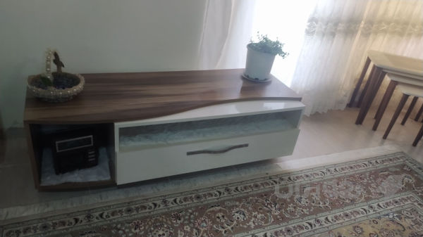 مێزی تەلتفزیۆن