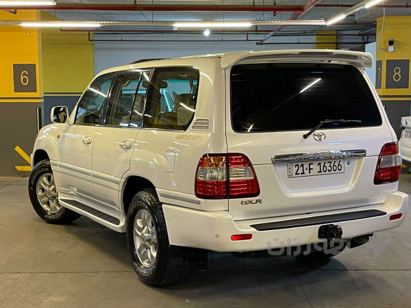 تۆیۆتا لاندگروزەر 2006