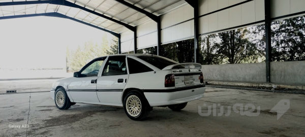ئۆپڵ ڤیکترا1991 2.0i - 2