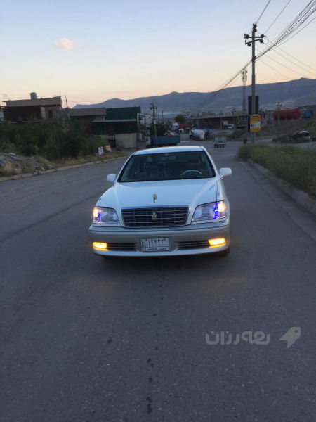 مەلیکە بۆ فڕۆشتن