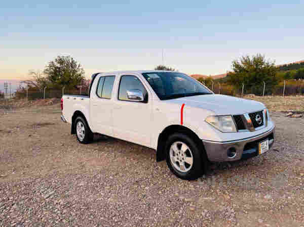 نیسان ناڤارای زۆرجوان