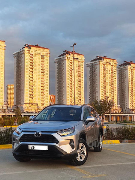 Rav4 2021 XLE 