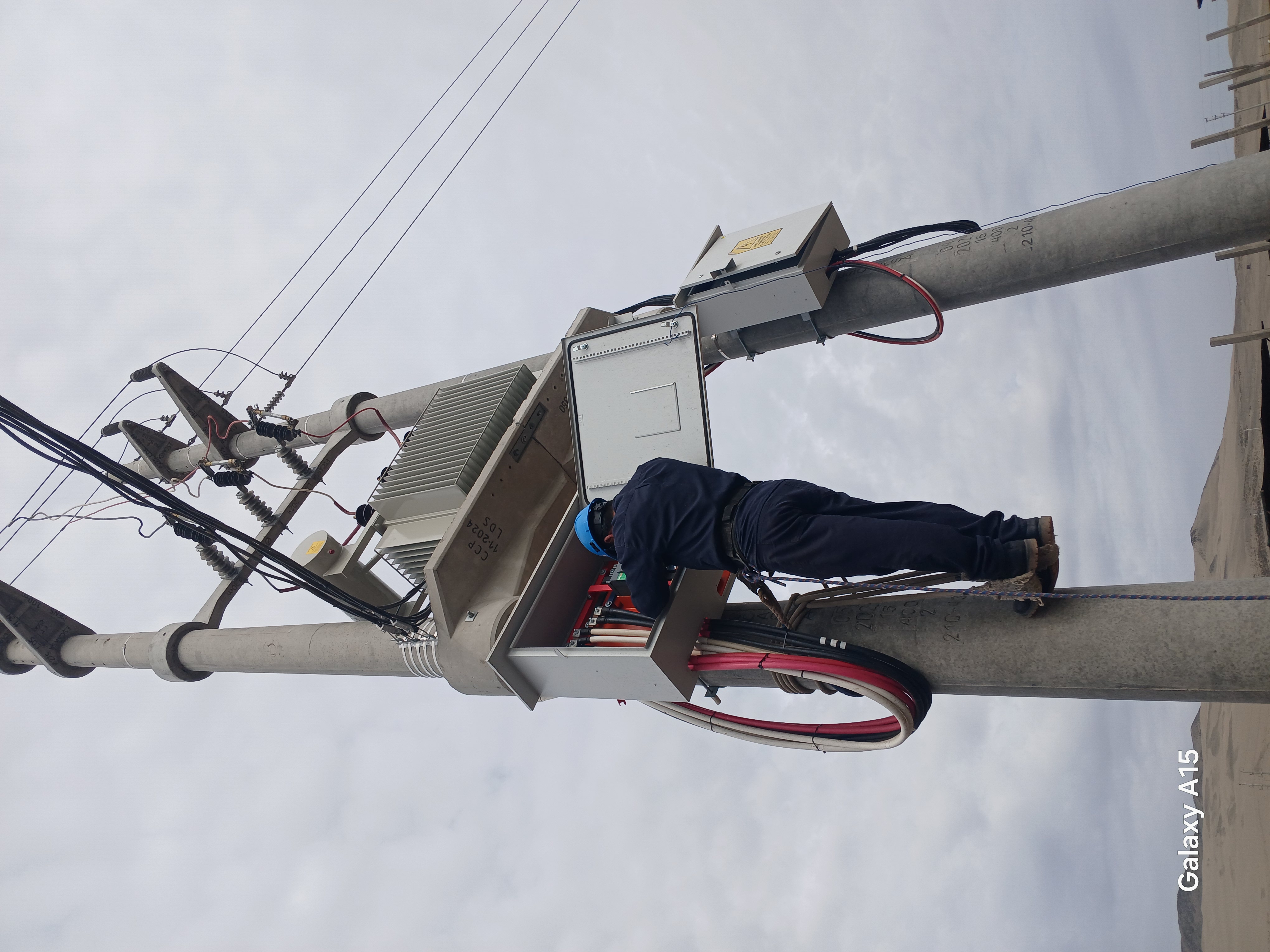 Instalación y Montaje Electromecánico de Subestación Aérea Biposte. detalle
