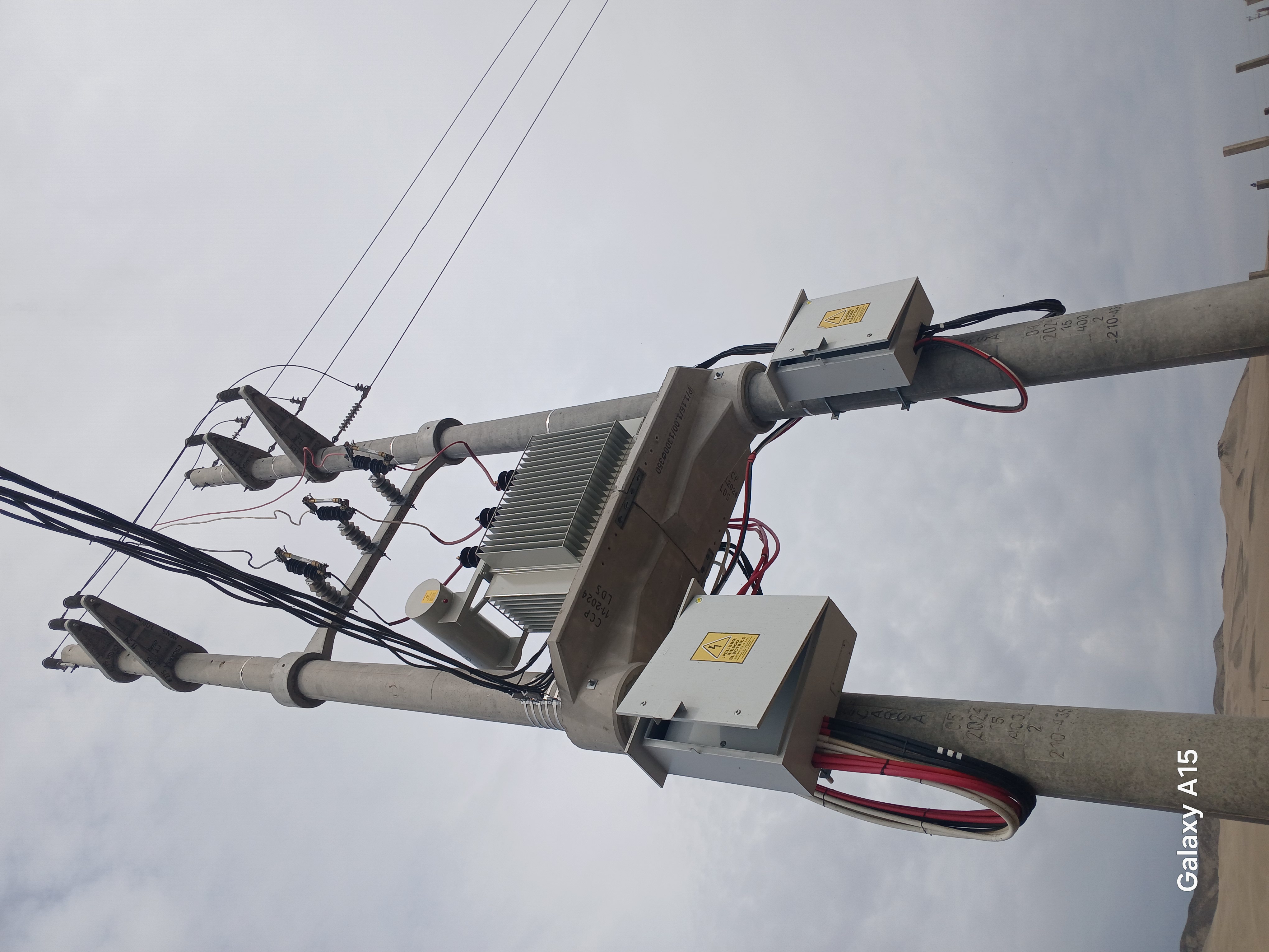 Instalación y Montaje Electromecánico de Subestación Aérea Biposte. detalle