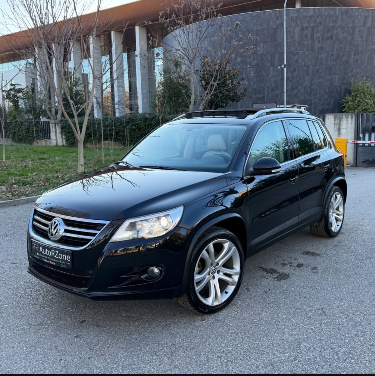 VW Tiguan / 2.0 2