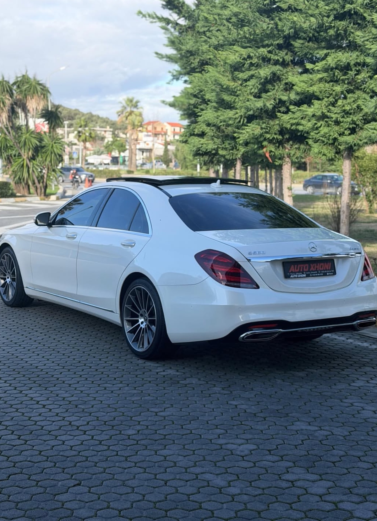Mecedes-Benz S-Class 3