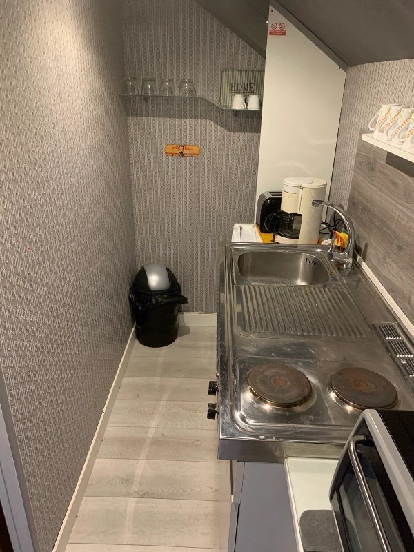 Kitchenette appartement Rouge