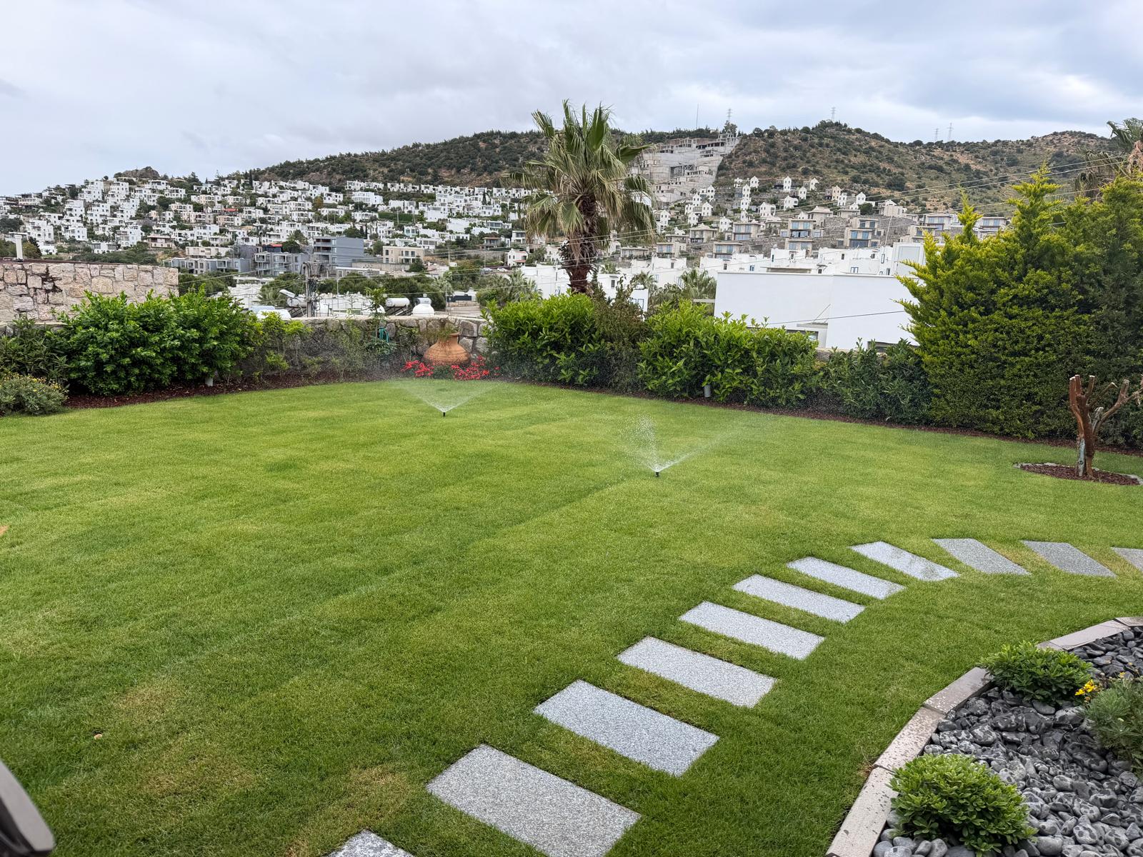 Bodrum'da Modern Peyzaj Trendleri 2025: Sürdürülebilir ve Şık Bahçe Tasarımları