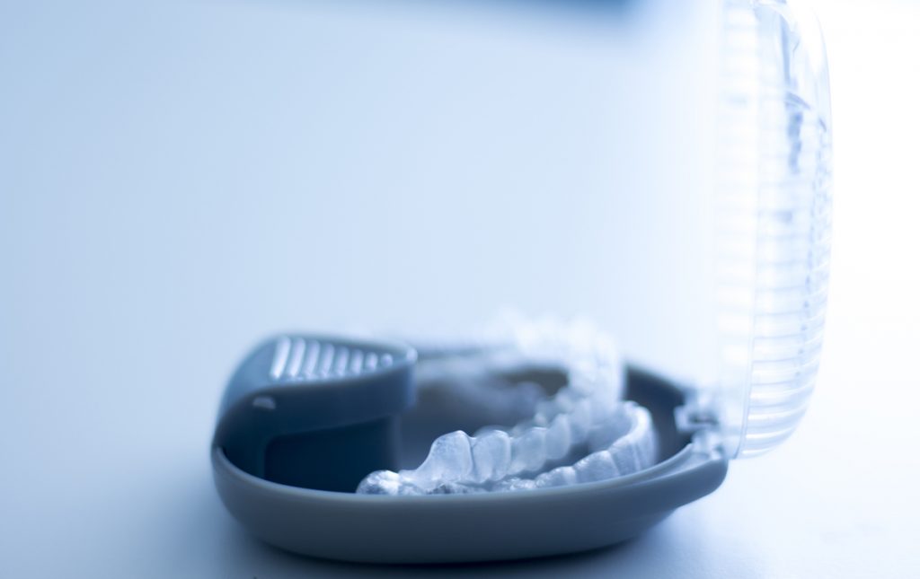 Teeth brace on plate