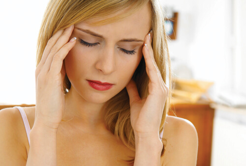 Woman having headache