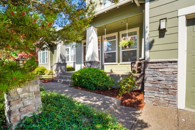  1625 sisters ct nw salem -40