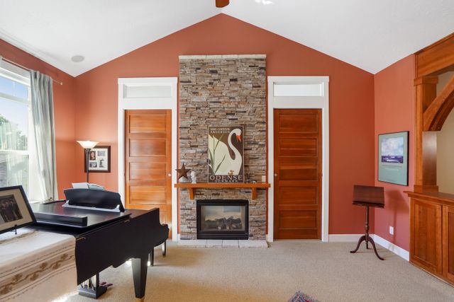  1625 sisters ct nw salem -44