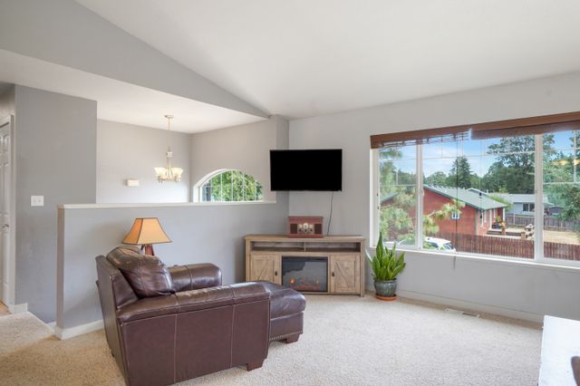 196 Topaz St Philomath-5