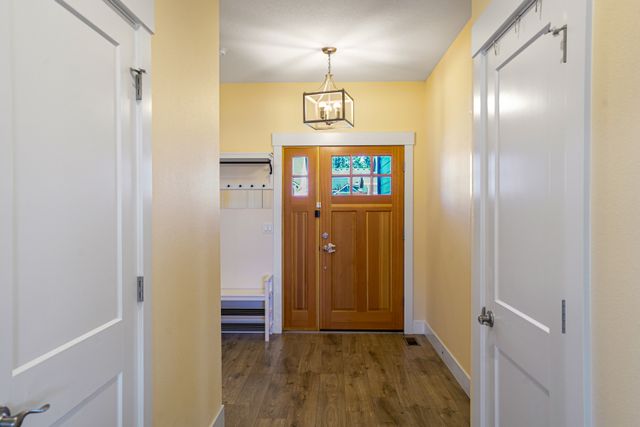 552 NE Dogwood St-6