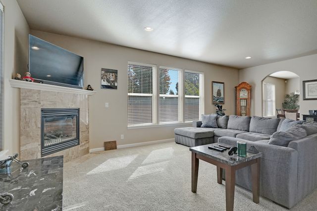 1876 Madalyn Ct-6