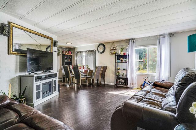  3073 Surfwood Dr NE-10