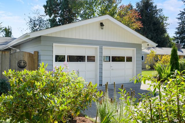 3590 NW jackson-4
