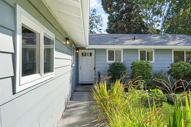 3590 NW jackson-8