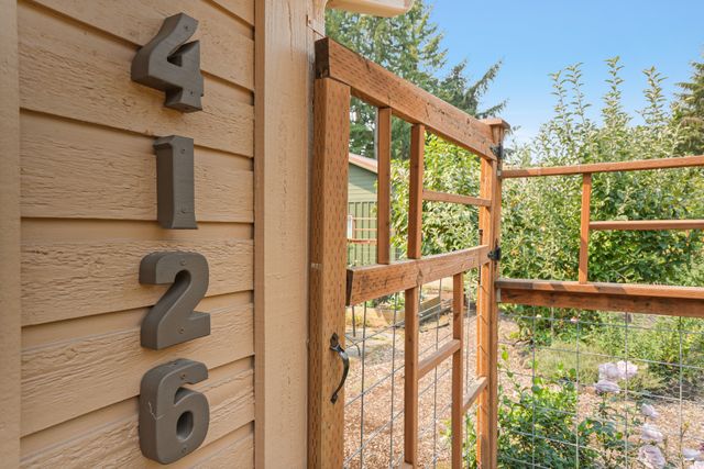 4126 NW Douglas-36