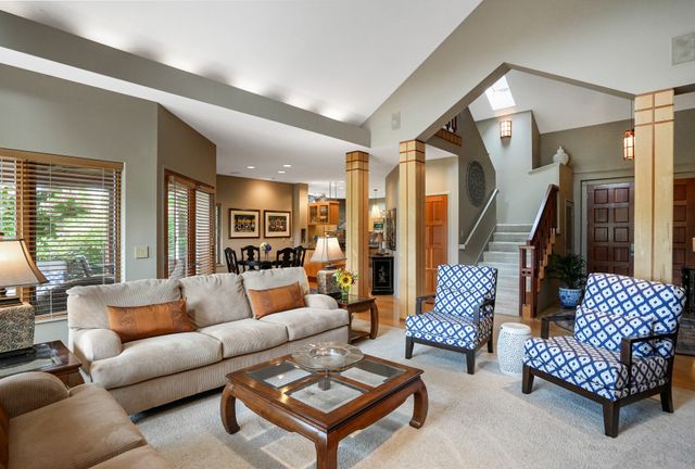 924 Creekside Dr-9