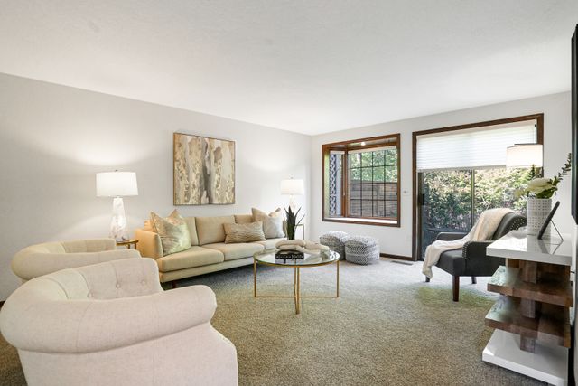 1676 Country Club-3