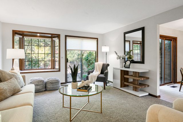 1676 Country Club-4