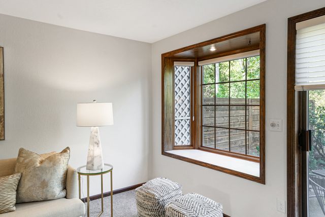 1676 Country Club-5