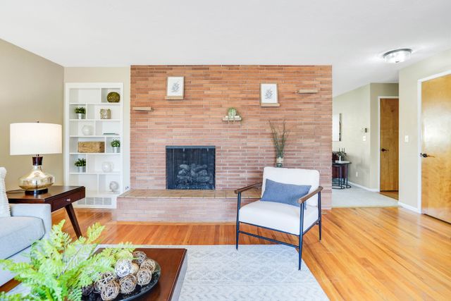 1245 NW Beca Ave-10