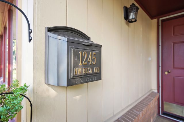 1245 NW Beca Ave-5