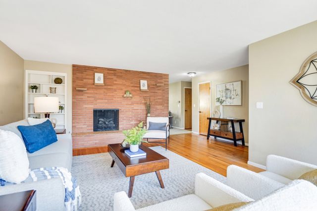 1245 NW Beca Ave-9