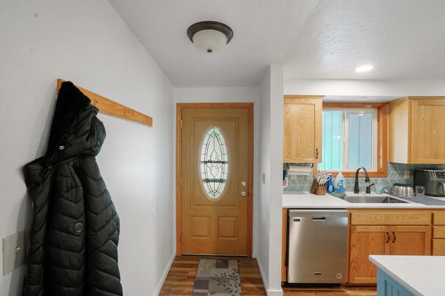 3208 Foxglove St-6