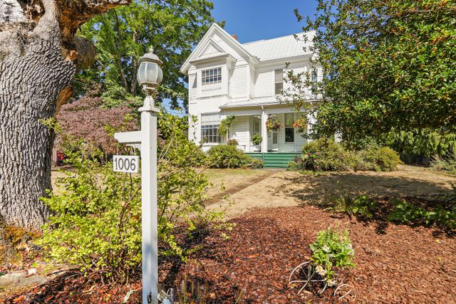 1006 pine st-2