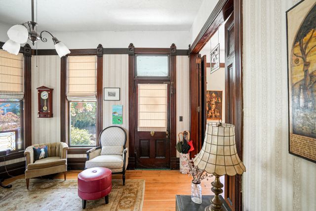 1006 pine st-9
