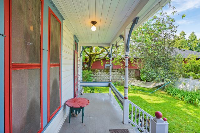 1820 Court St NE-9