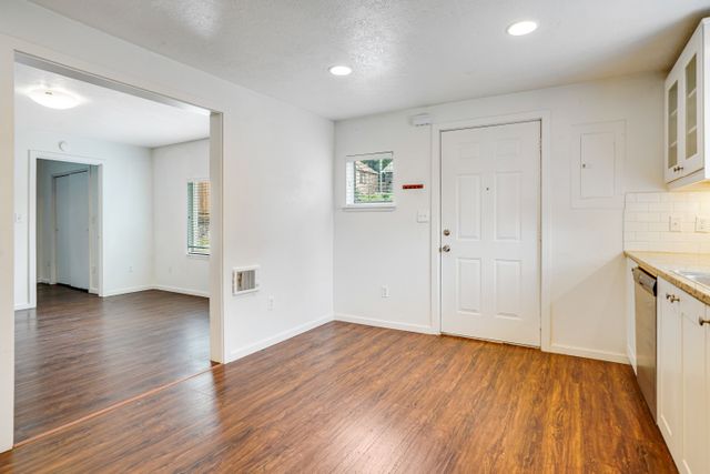 2330 Winter St SE-8