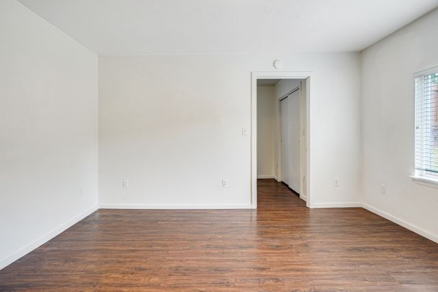 2330 Winter St SE-9