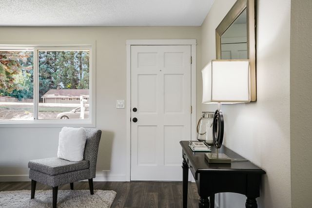 1035 SW Poplar-5