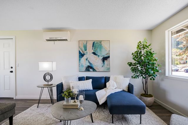 1035 SW Poplar-7
