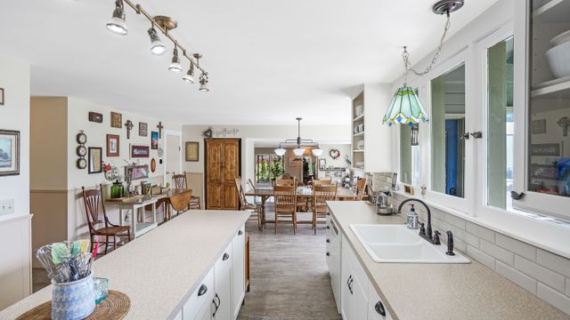 307 5th St Amity-6