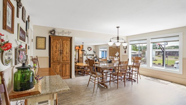 307 5th St Amity-8