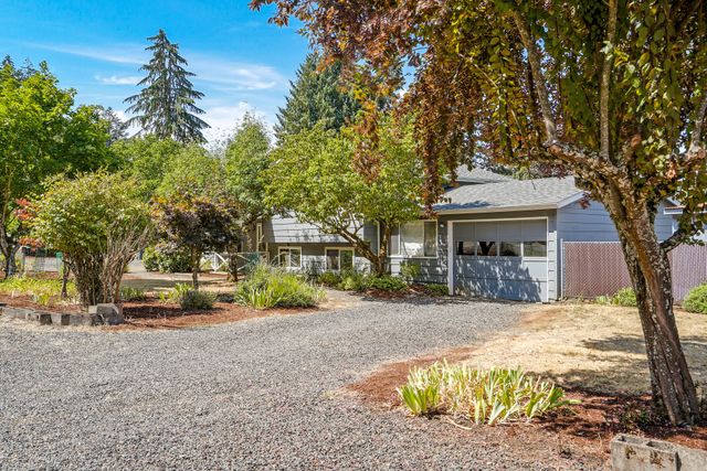 6875 Sunset Way-3