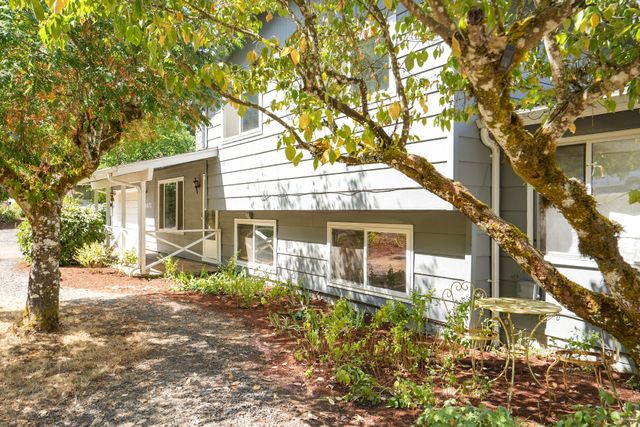 6875 Sunset Way-4