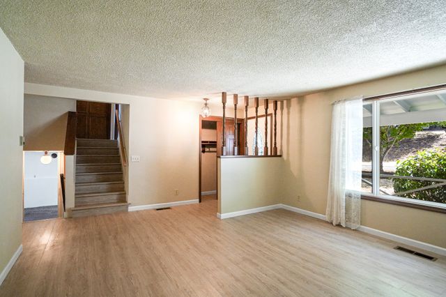 6875 Sunset Way-8
