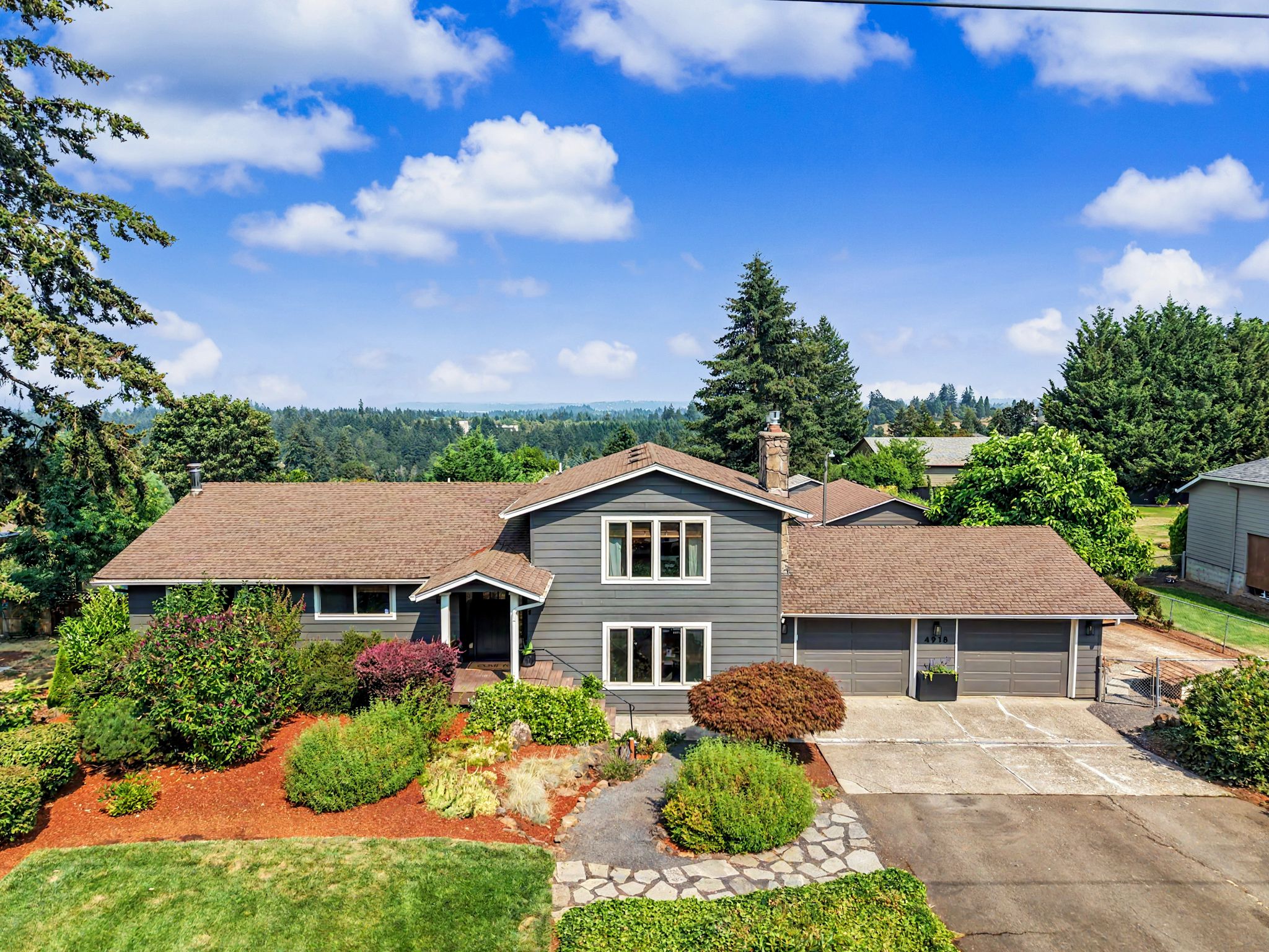 VIEWCREST EXTERIOR 01