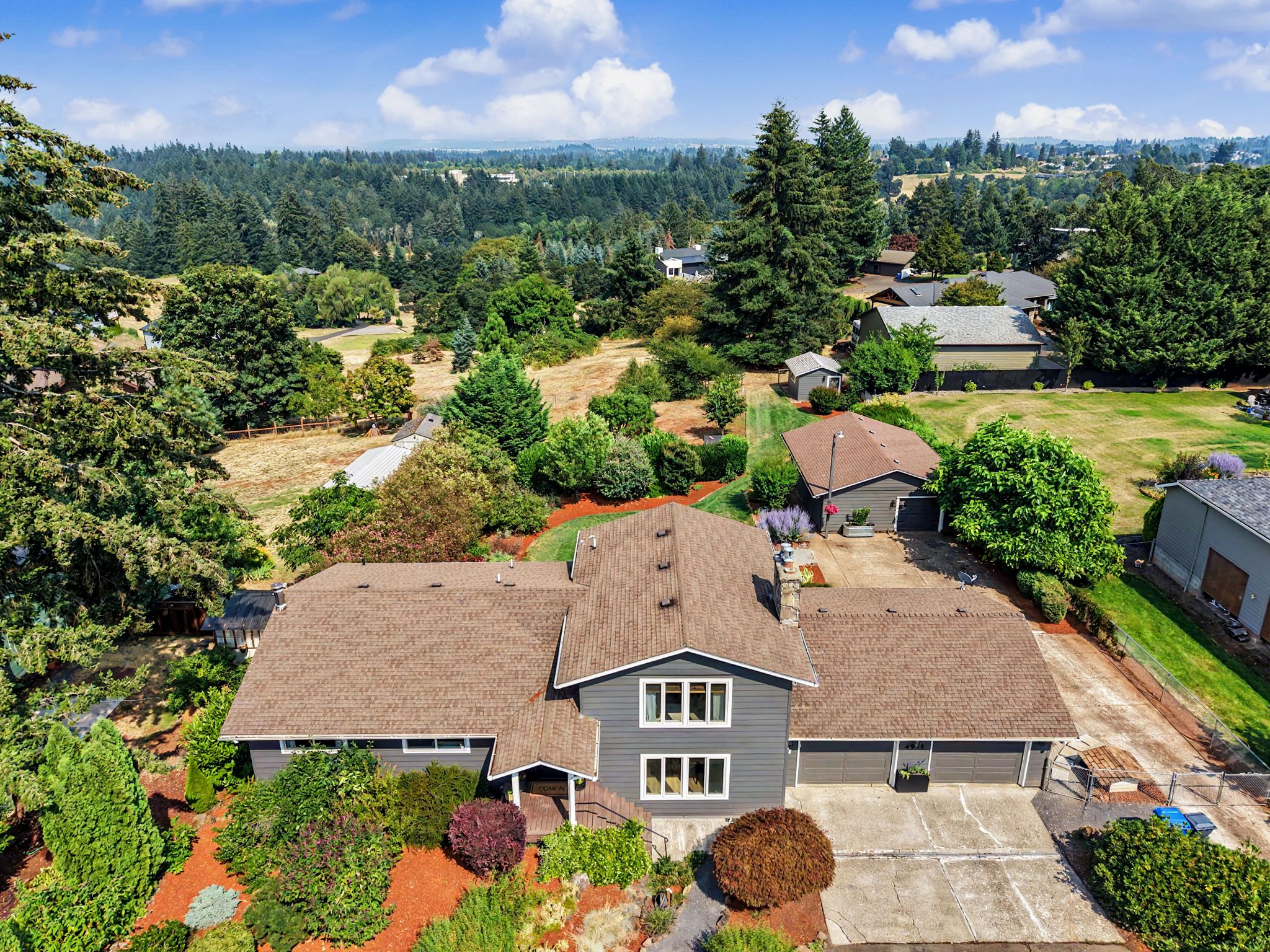 VIEWCREST EXTERIOR 04