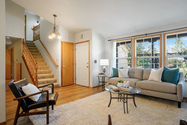 1218 NE Conroy Place-9