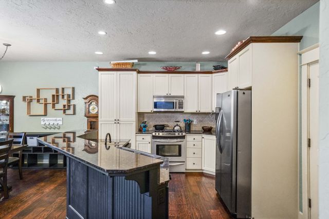 3780 2nd st. Hubbard-12