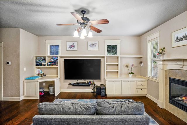 3780 2nd st. Hubbard-16